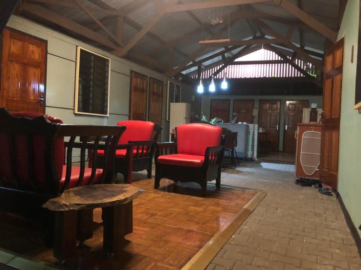 Unu Pikin Guesthouse Парамарибо Екстериор снимка