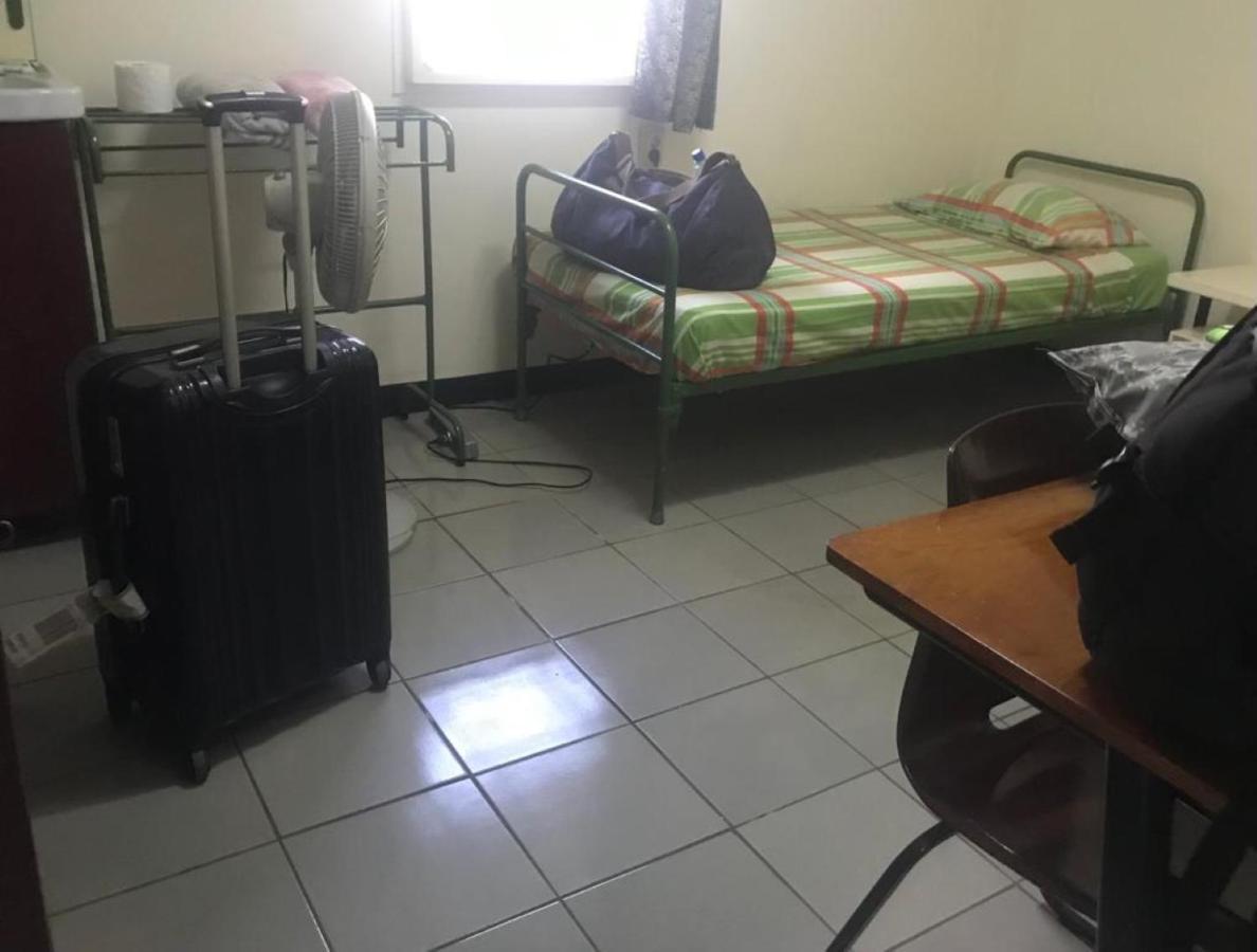 Unu Pikin Guesthouse Парамарибо Екстериор снимка