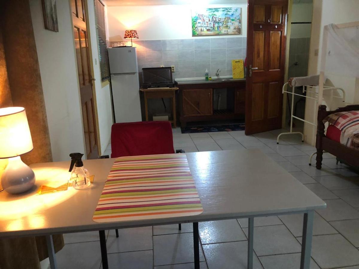Unu Pikin Guesthouse Парамарибо Екстериор снимка